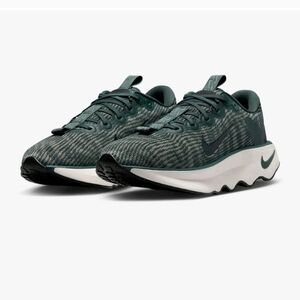 Nike Motiva Women’s Running Shoes Vintage Green Size 8 NWOT.